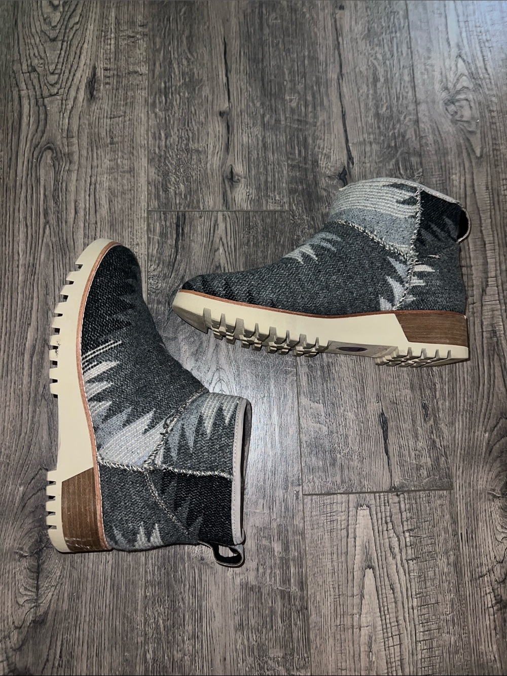 Bionica Gray Candia Shearling Boots Size 10
